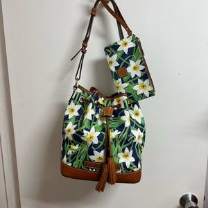 Floral Dooney & Bourke drawstring bag with wristlet. Great condition!